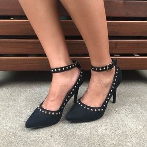 🖤Black Studded Heels🖤